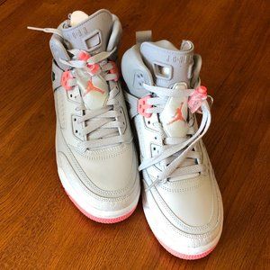 Jordan Sneakers - Girls/Womens